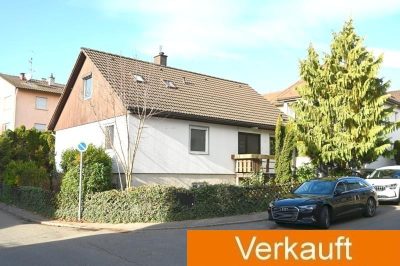 RENOVIERUNGSBEDÜRFTIGES HAUS MIT POTENTIAL, 70439 Stuttgart, Fertighaus