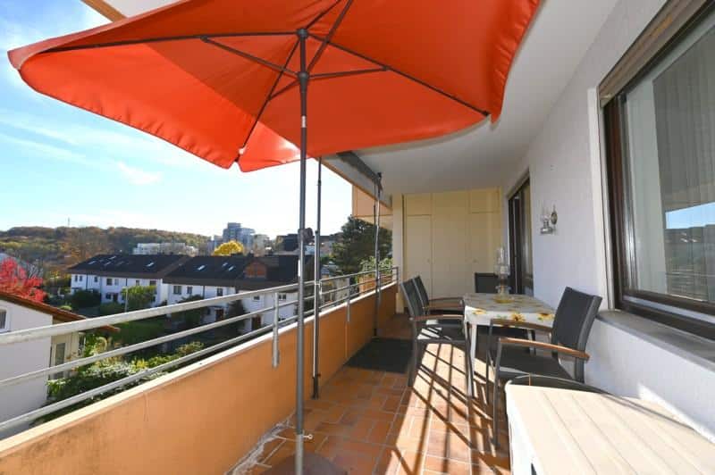 Balkon - WOHNEN MIT WOHLFÜHLCHARAKTER UND VIEL PLATZ