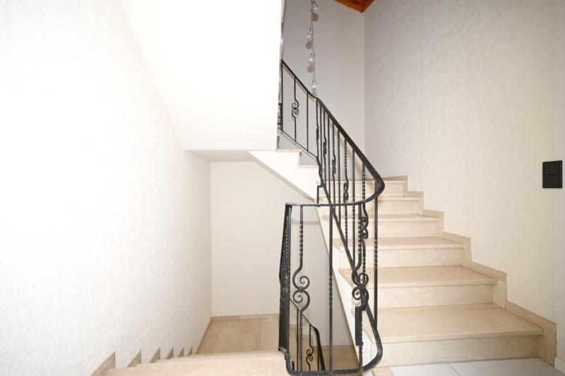 Treppe OG in DG - KOMFORTABLES REIHENHAUS MIT XXL-GARAGE