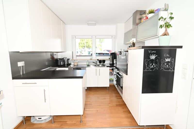 Einbauküche - JUNGE FAMILIE MIT KIND GESUCHT