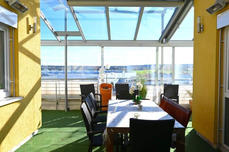 Wintergarten mit Sitzbereich - INNOVATIVES GEWERBEANWESEN MIT BESTER INFRASTRUKTUR