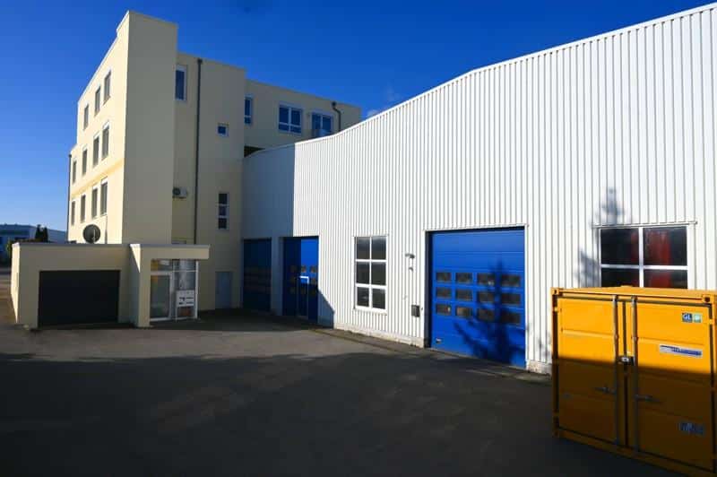 Bürogebäude mit Halle 1 - INNOVATIVES GEWERBEANWESEN MIT BESTER INFRASTRUKTUR
