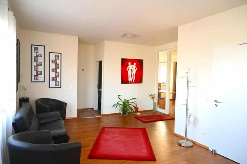 Eingangsbereich Penthouse - INNOVATIVES GEWERBEANWESEN MIT BESTER INFRASTRUKTUR