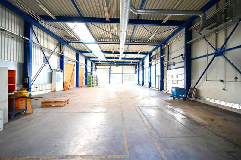 Halle 2 innen - INNOVATIVES GEWERBEANWESEN MIT BESTER INFRASTRUKTUR