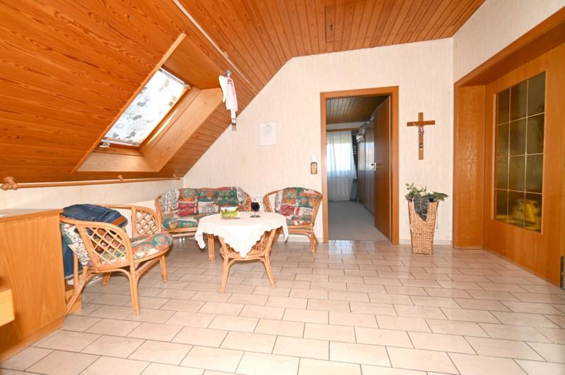 Zimmer OG - WOHNEN & INVESTIEREN AM NATURPARK SCHÖNBUCH-3-FAMILIENHAUS MIT ANBAU 1-FAMILIENHAUS