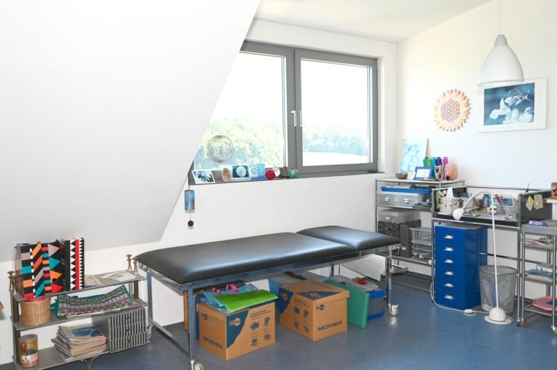 Zimmer 2 DG - WOHNEN & INVESTIEREN AM NATURPARK SCHÖNBUCH-3-FAMILIENHAUS MIT ANBAU 1-FAMILIENHAUS