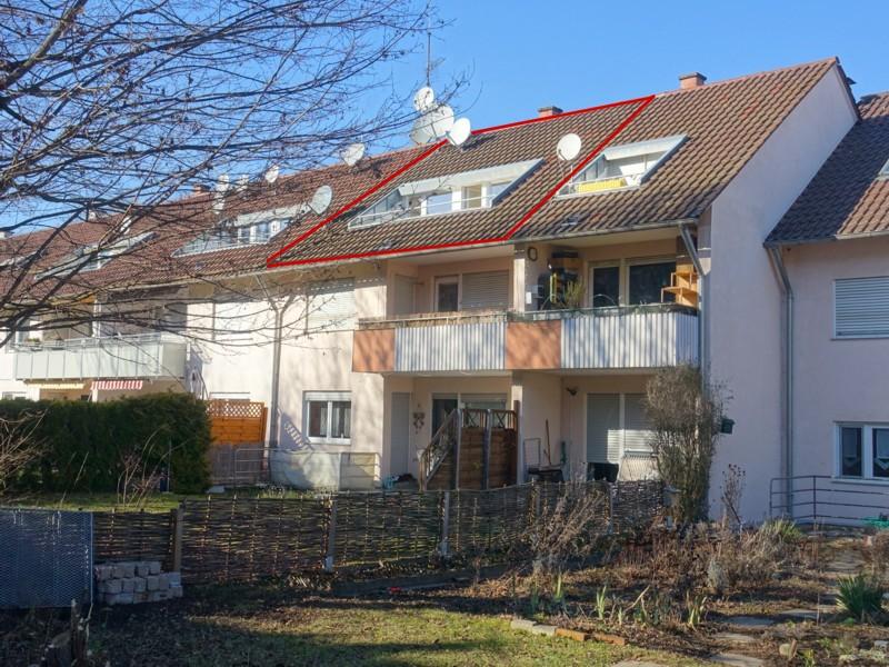 Hausansicht - JUNGES WOHNEN IN GEMÜTLICHER DG-ATMOSPHÄRE