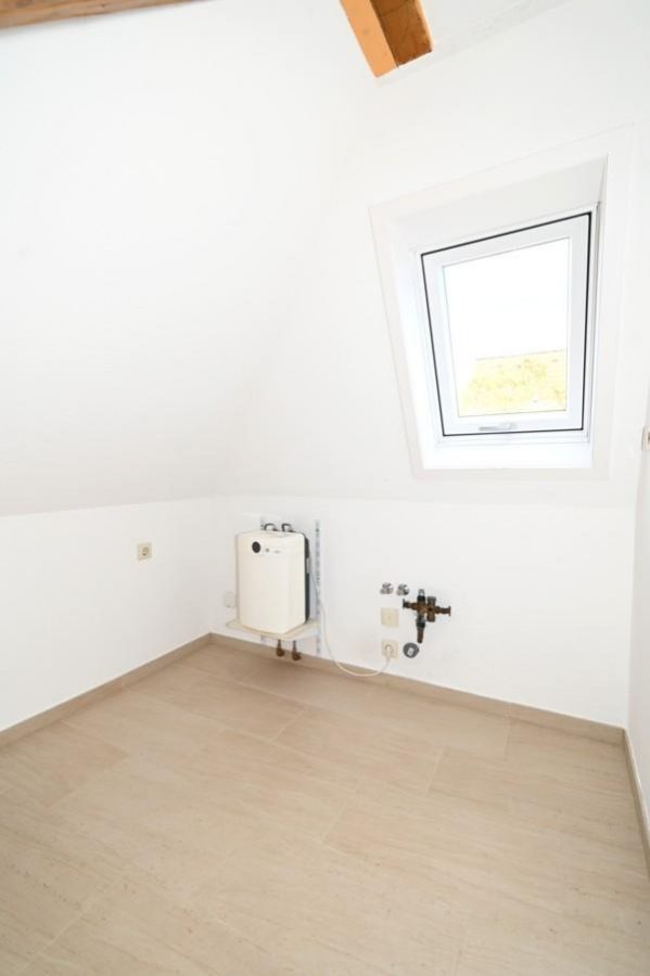 Abstellraum mit Küchenanschluss DG - WOHNEN AUF 2 ETAGEN – WIE IM EIGENEN HAUS