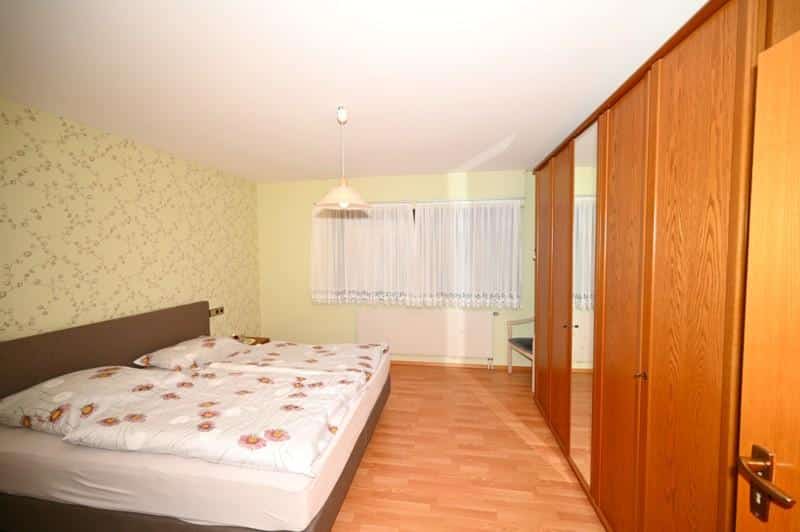 Schlafzimmer - ZWEI GENERATIONEN UNTER EINEM DACH