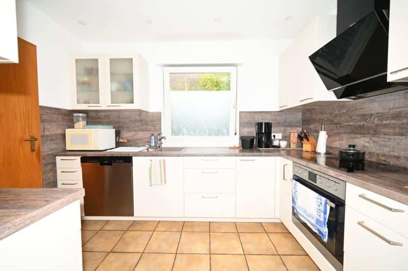 Einbauküche - ZWEI GENERATIONEN UNTER EINEM DACH