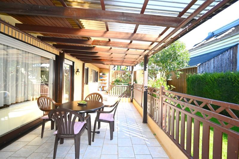 Gartenterrasse - ZWEI GENERATIONEN UNTER EINEM DACH