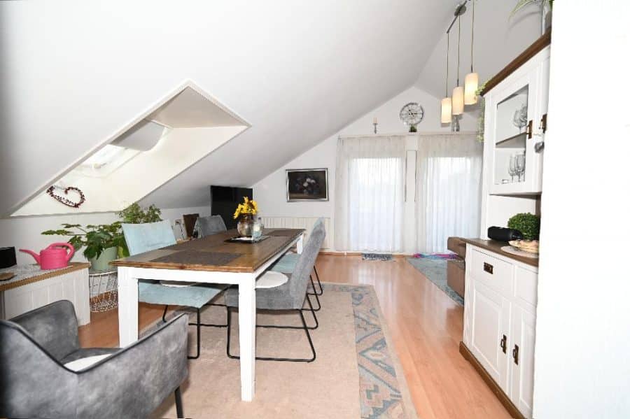 Esszimmer DG - ZWEI GENERATIONEN UNTER EINEM DACH